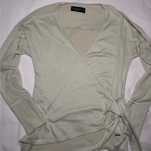 Abercrombie & Fitch Light Beige Wrap Blouse - Picture 2 of 7